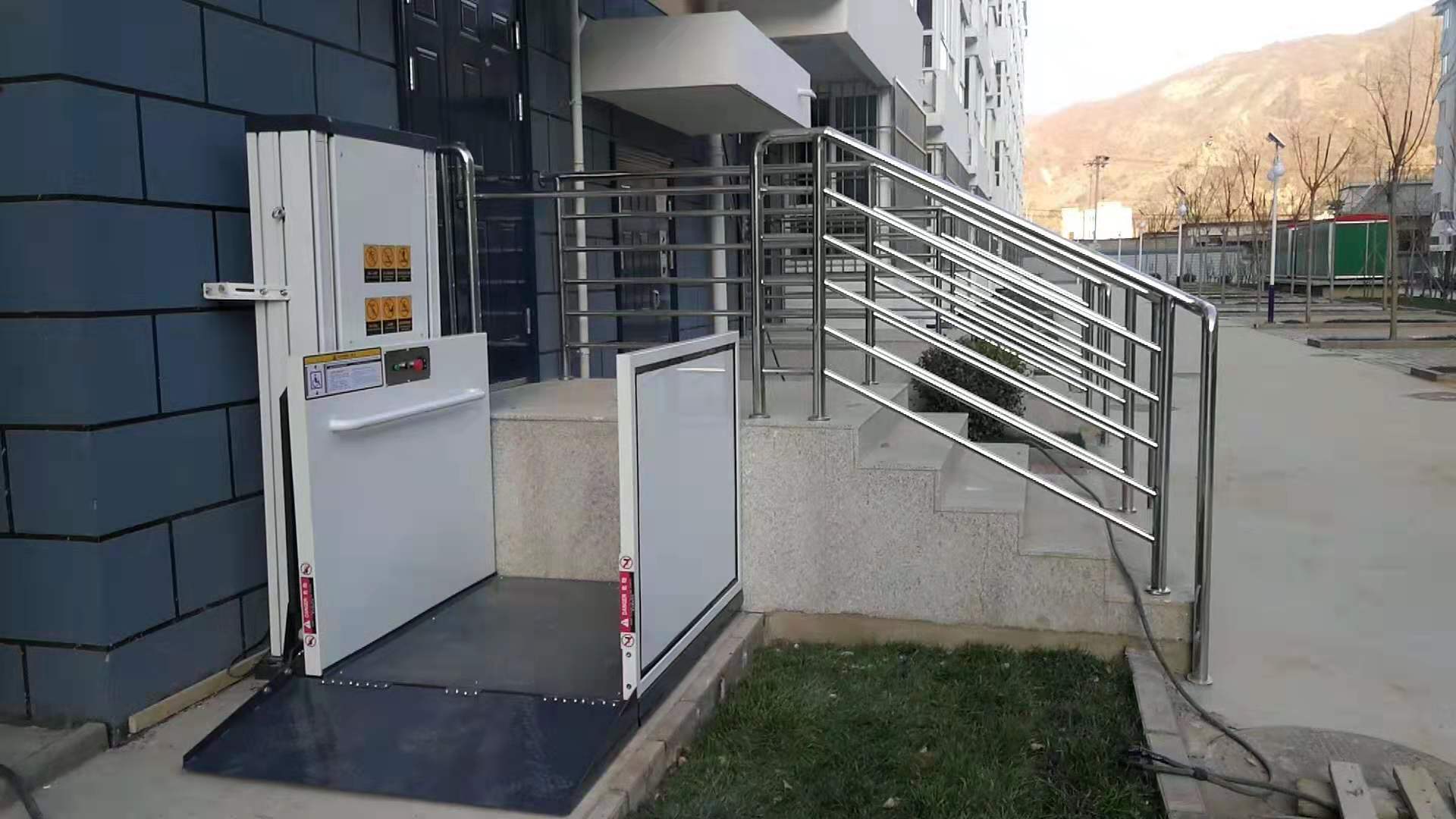 垂直式無(wú)障礙升降平臺